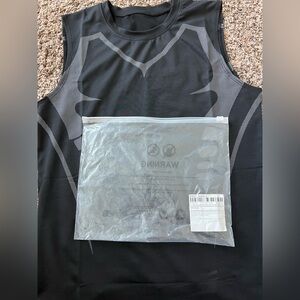 Set of 2 - 1 Black - 1 White - Tanks with Graphics - NO BRAND